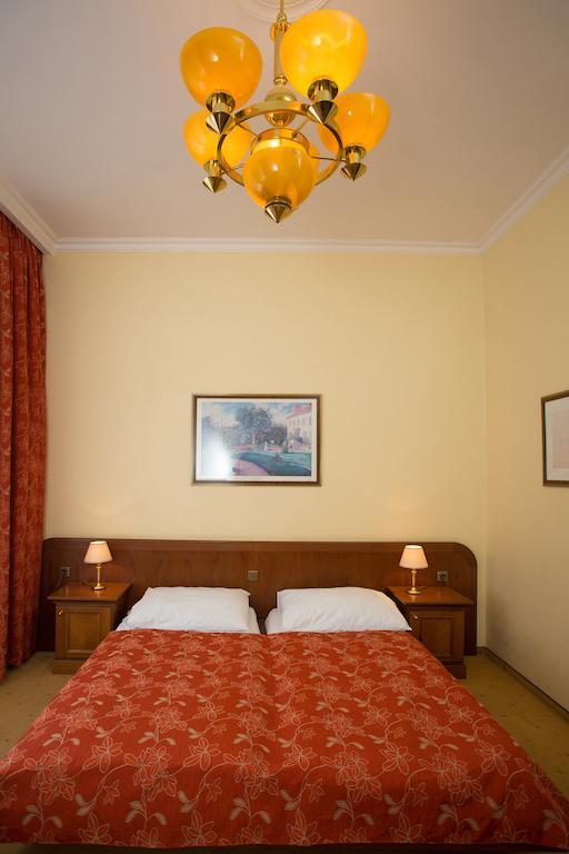 Galerie Royale Hotel Praha Bagian luar foto