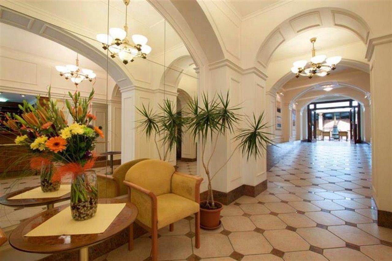 Galerie Royale Hotel Praha Bagian luar foto