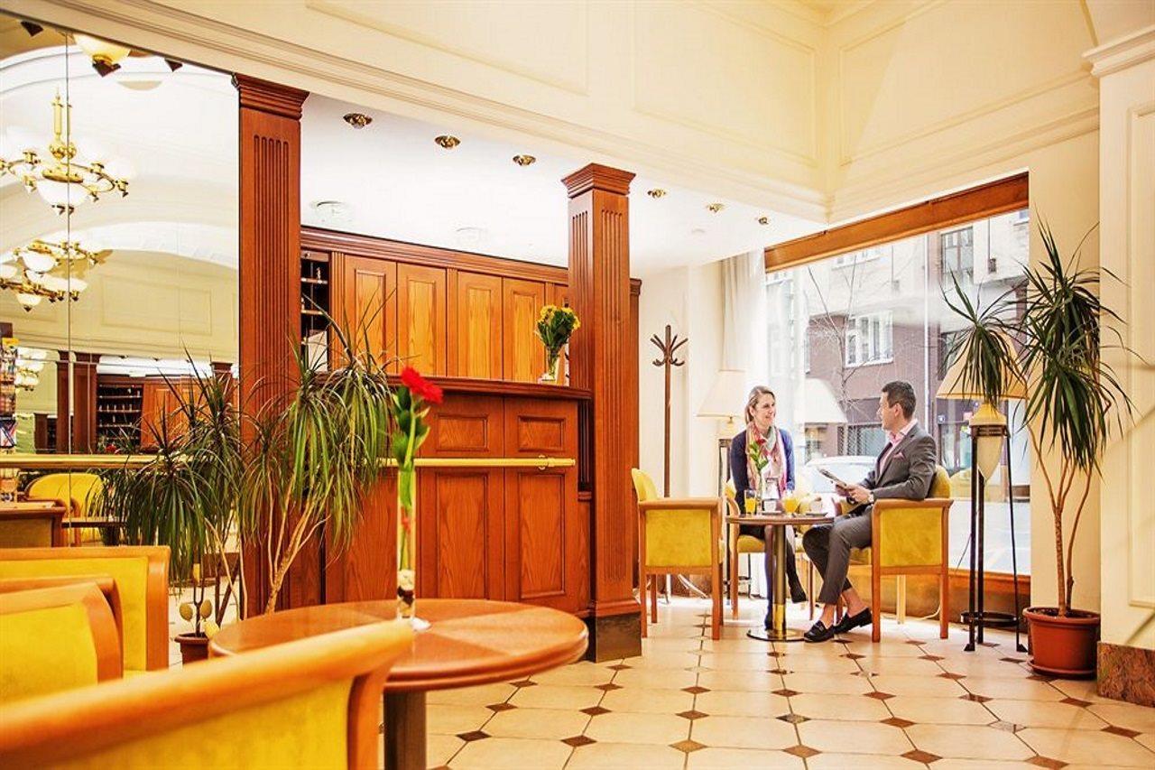 Galerie Royale Hotel Praha Bagian luar foto
