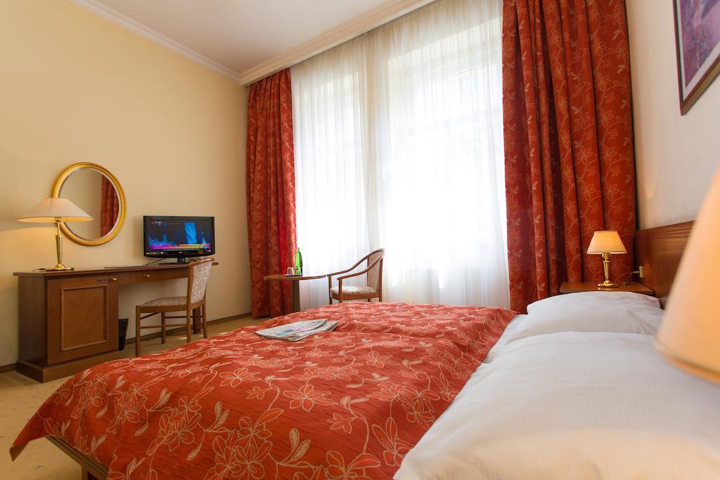 Galerie Royale Hotel Praha Bagian luar foto