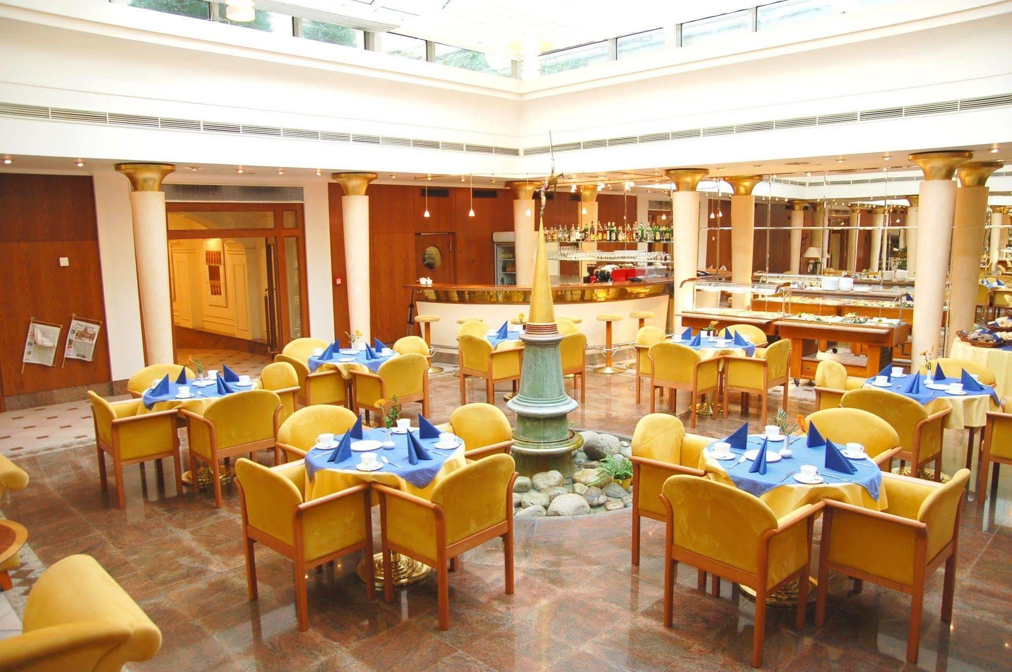 Galerie Royale Hotel Praha Bagian luar foto