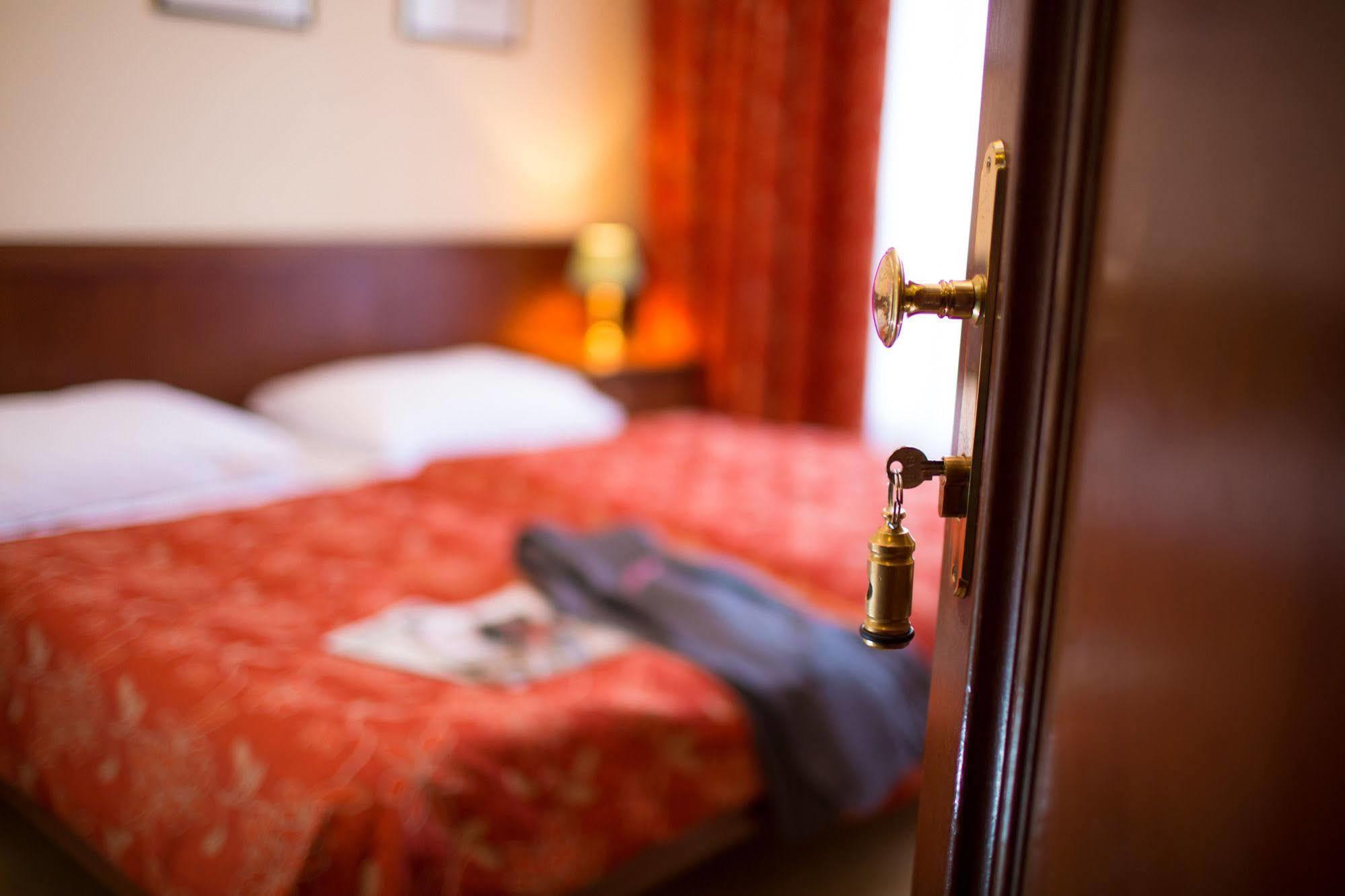 Galerie Royale Hotel Praha Bagian luar foto