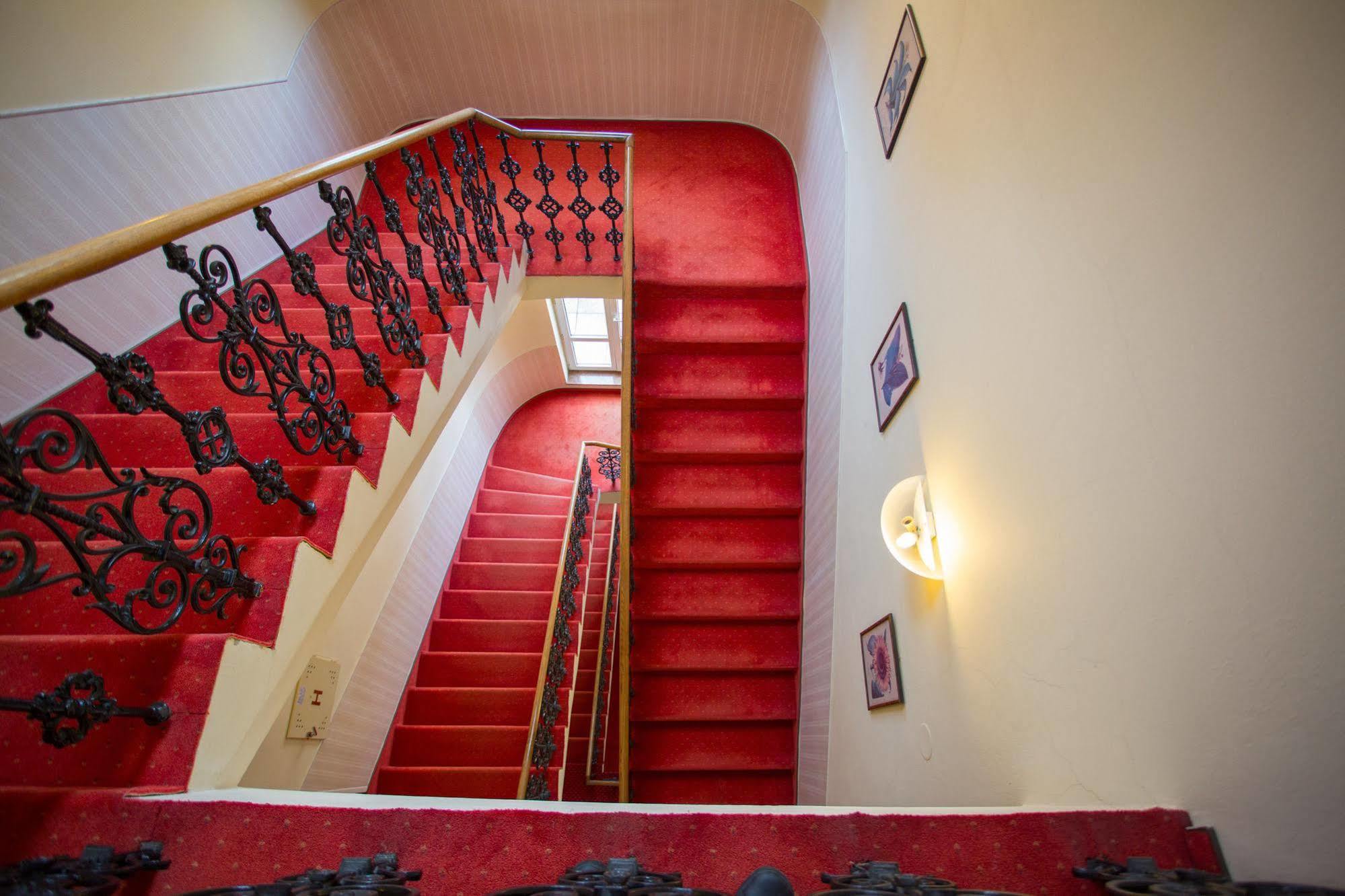 Galerie Royale Hotel Praha Bagian luar foto