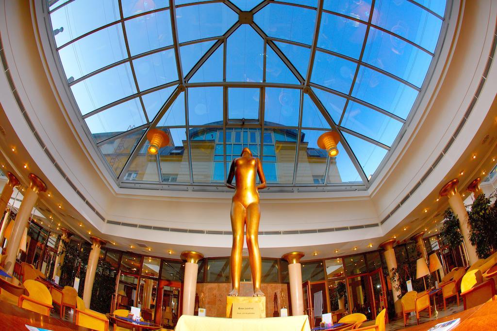 Galerie Royale Hotel Praha Bagian luar foto